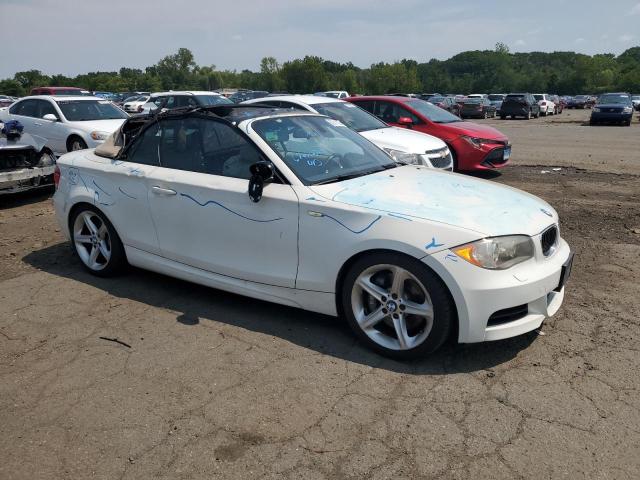 WBAUN93539VK40350 - 2009 BMW 135 I WHITE photo 4