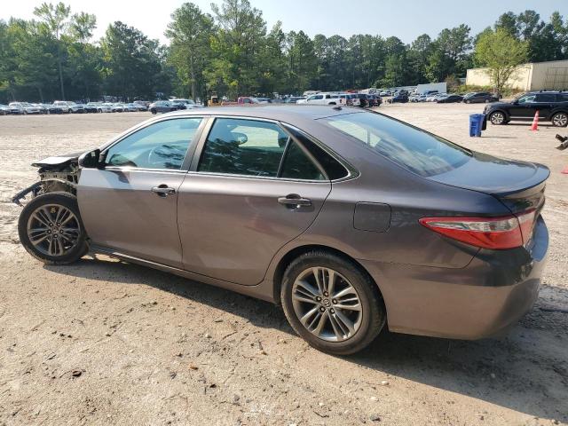 4T1BF1FKXGU556806 - 2016 TOYOTA CAMRY LE GRAY photo 2