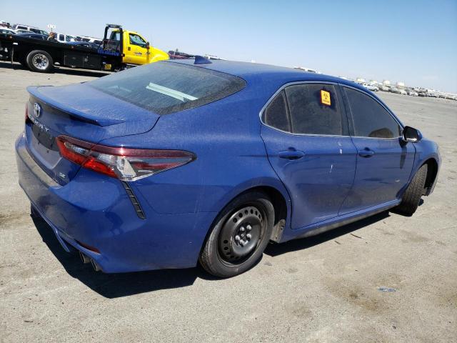 4T1G11AK8PU123156 - 2023 TOYOTA CAMRY SE NIGHT SHADE BLUE photo 3