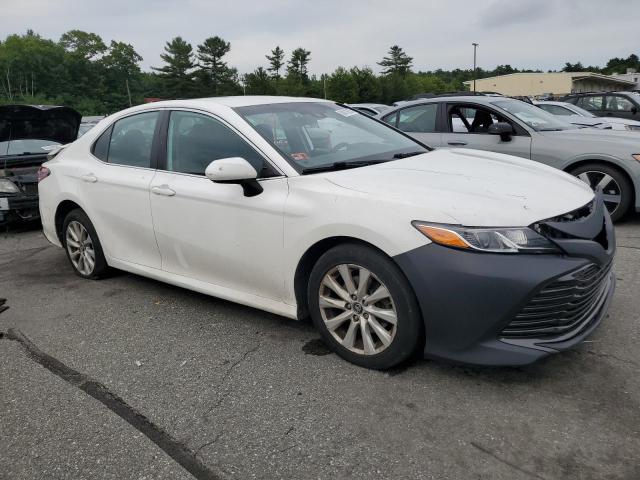 4T1B11HK0KU709794 - 2019 TOYOTA CAMRY L WHITE photo 4