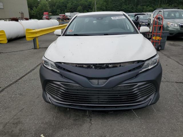 4T1B11HK0KU709794 - 2019 TOYOTA CAMRY L WHITE photo 5