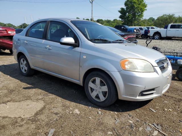 KL1TD56688B179728 - 2008 CHEVROLET AVEO BASE SILVER photo 4