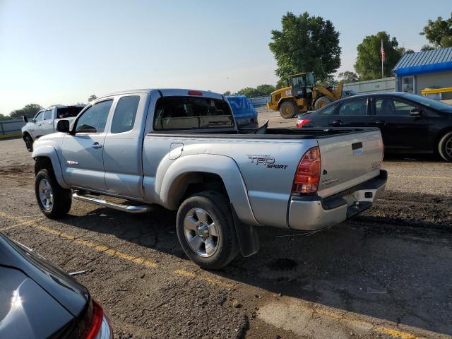 5TETU62N18Z562434 - 2008 TOYOTA TACOMA PRERUNNER ACCESS CAB SILVER photo 2