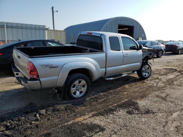 5TETU62N18Z562434 - 2008 TOYOTA TACOMA PRERUNNER ACCESS CAB SILVER photo 3