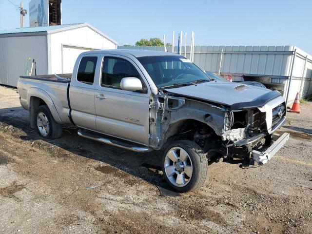 5TETU62N18Z562434 - 2008 TOYOTA TACOMA PRERUNNER ACCESS CAB SILVER photo 4