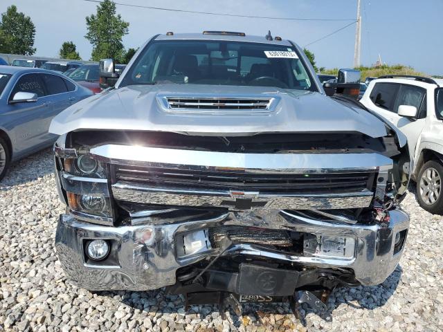 1GC1KWEY1HF201687 - 2017 CHEVROLET SILVERADO K2500 HEAVY DUTY LTZ SILVER photo 5