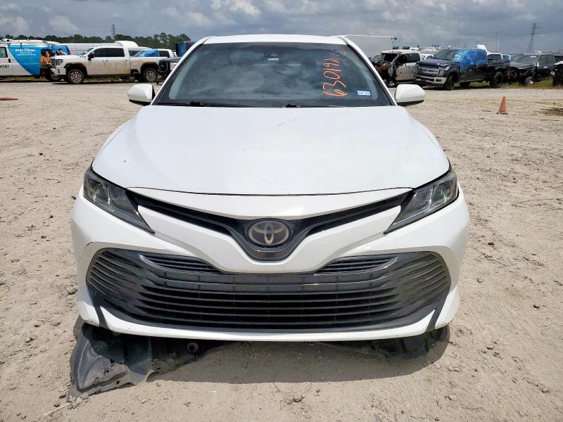 4T1B11HK9JU084858 - 2018 TOYOTA CAMRY L 白色 照片 5