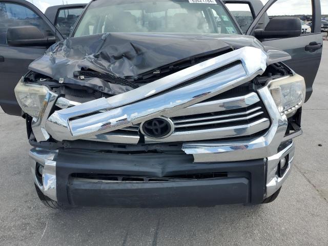 5TFRM5F11HX114620 - 2017 TOYOTA TUNDRA DOUBLE CAB SR/SR5 SILVER photo 11