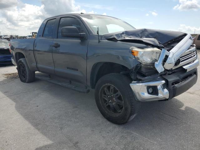 5TFRM5F11HX114620 - 2017 TOYOTA TUNDRA DOUBLE CAB SR/SR5 SILVER photo 4