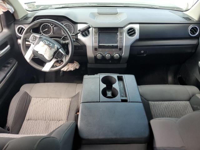 5TFRM5F11HX114620 - 2017 TOYOTA TUNDRA DOUBLE CAB SR/SR5 SILVER photo 8