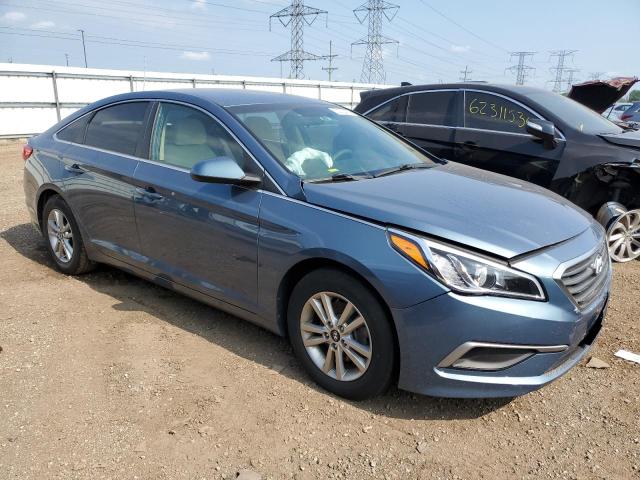 5NPE24AF5HH535687 - 2017 HYUNDAI SONATA SE BLUE photo 4