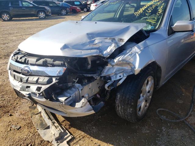 3FAHP0HAXCR303745 - 2012 FORD FUSION SE SILVER photo 9