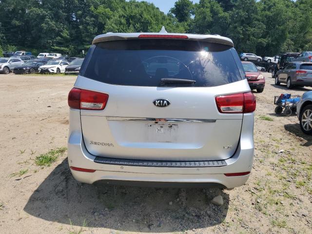 KNDMB5C19H6253100 - 2017 KIA SEDONA LX SILVER photo 6