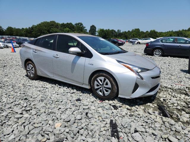 JTDKBRFU5J3075553 - 2018 TOYOTA PRIUS WHITE photo 4