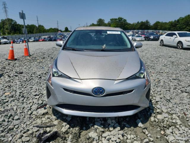 JTDKBRFU5J3075553 - 2018 TOYOTA PRIUS WHITE photo 5