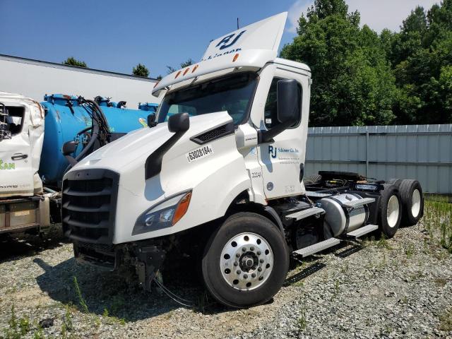 1FUJHTDV3NLNB5069 - 2022 FREIGHTLINER CASCADIA 1 WHITE photo 2