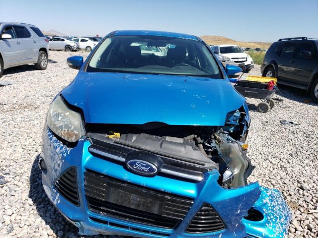 1FAHP3N21CL343418 - 2012 FORD FOCUS TITANIUM BLUE photo 5