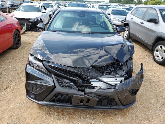4T1T11AK3PU803464 - 2023 TOYOTA CAMRY SE NIGHT SHADE BLACK photo 5