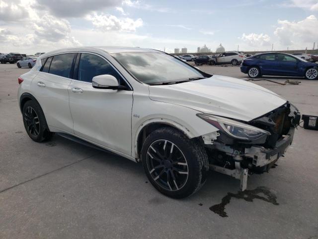 SJKCH5CP1HA030767 - 2017 INFINITI QX30 BASE Weiß Foto 4