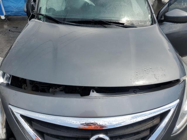 3N1CN7AP0JL860197 - 2018 NISSAN VERSA S Boz foto 11