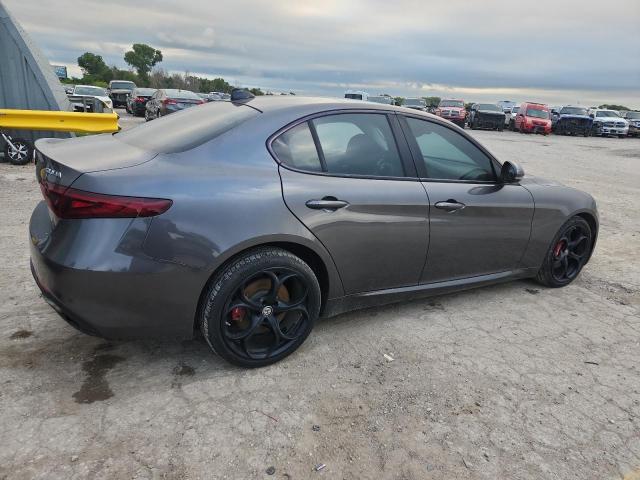 ZARFAEEN0J7570684 - 2018 ALFA ROMEO GIULIA TI Q4 GRAY photo 3