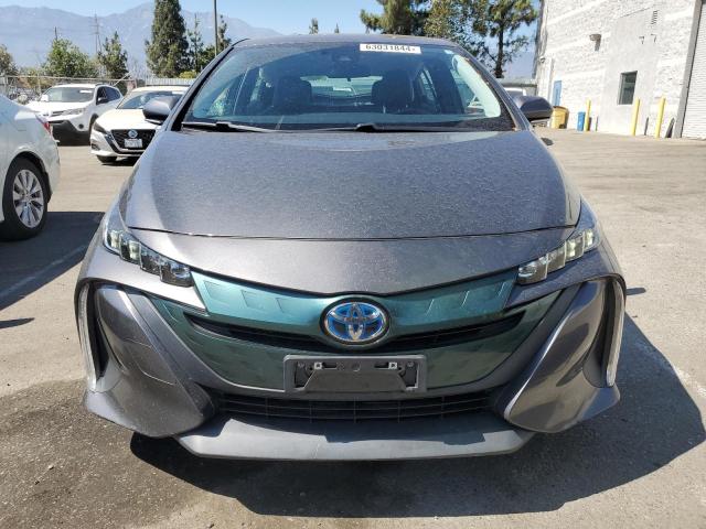 JTDKARFP8J3094532 - 2018 TOYOTA PRIUS PRIM 灰色 照片 5