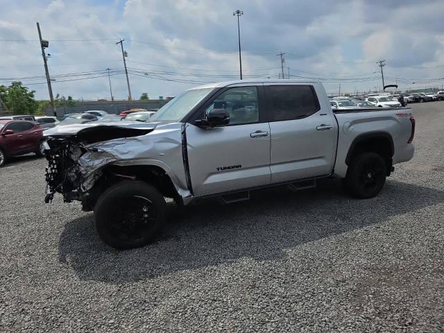 2025 TOYOTA TUNDRA CREWMAX LIMITED, null