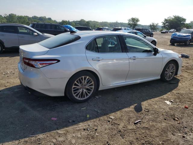 4T1B11HK7KU731131 - 2019 TOYOTA CAMRY L Weiß Foto 3