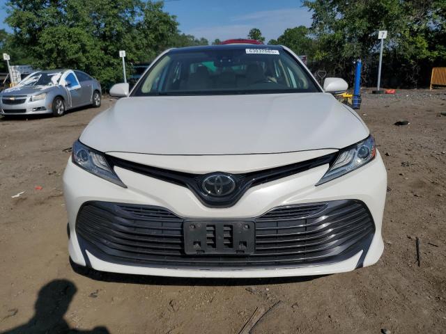 4T1B11HK7KU731131 - 2019 TOYOTA CAMRY L Weiß Foto 5