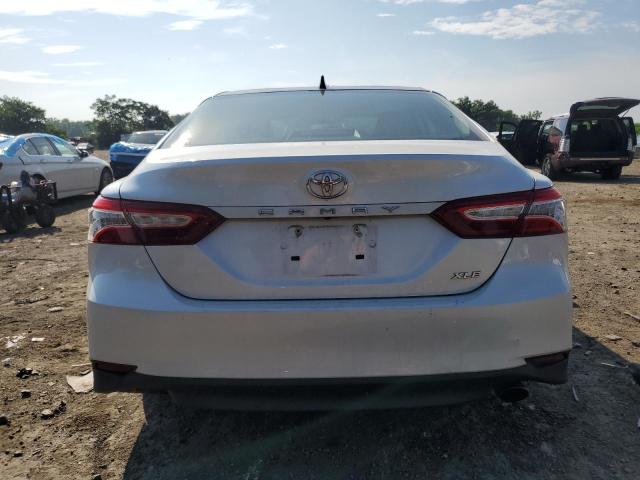 4T1B11HK7KU731131 - 2019 TOYOTA CAMRY L Weiß Foto 6