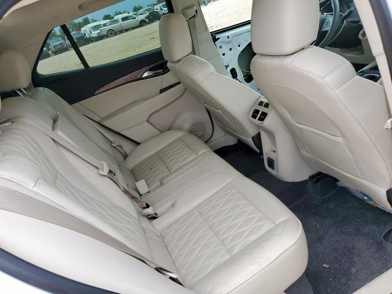 LRBFZRR43MD165144 - 2021 BUICK ENVISION AVENIR WHITE photo 11