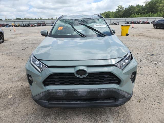 2T3W1RFV3MW183037 - 2021 TOYOTA RAV4 XLE 灰色 照片 5