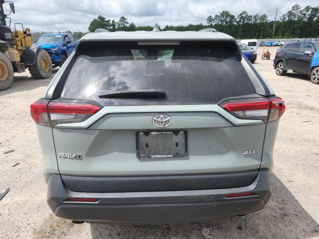2T3W1RFV3MW183037 - 2021 TOYOTA RAV4 XLE 灰色 照片 6