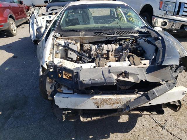 2G4WC582361171516 - 2006 BUICK LACROSSE CX WHITE photo 9