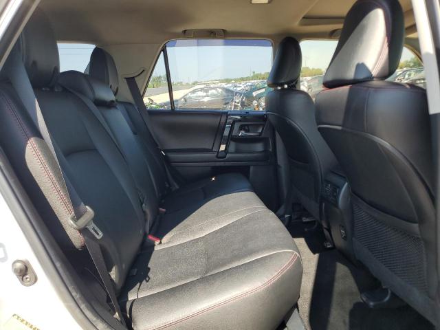 JTEBU5JR0H5424215 - 2017 TOYOTA 4RUNNER SR5/SR5 PREMIUM SILVER photo 11