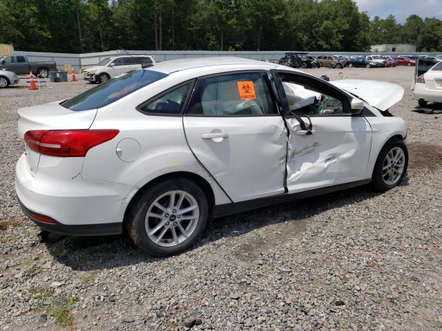 1FADP3F23HL271402 - 2017 FORD FOCUS SE WHITE photo 3