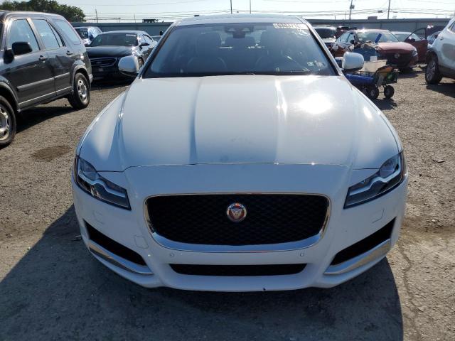 SAJBK4BV3HCY29000 - 2017 JAGUAR XF PRESTIGE WHITE photo 5