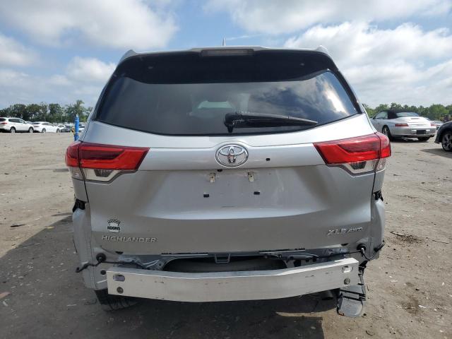 5TDJZRFH6KS568491 - 2019 TOYOTA HIGHLANDER SE 银色 照片 6