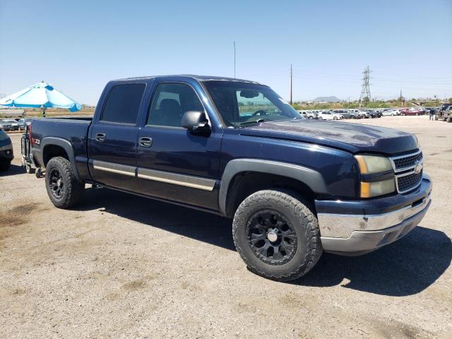 2GCEK13ZX71148722 - 2007 CHEVROLET SILVERADO K1500 CLASSIC CREW CAB BLUE photo 4