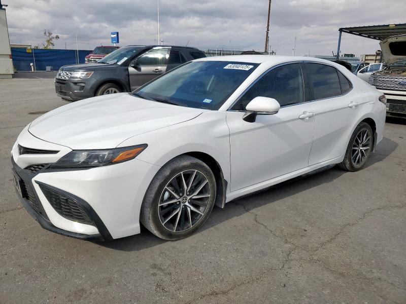 4T1G11AK3PU764456 - 2023 TOYOTA CAMRY SE NIGHT SHADE WHITE photo 1