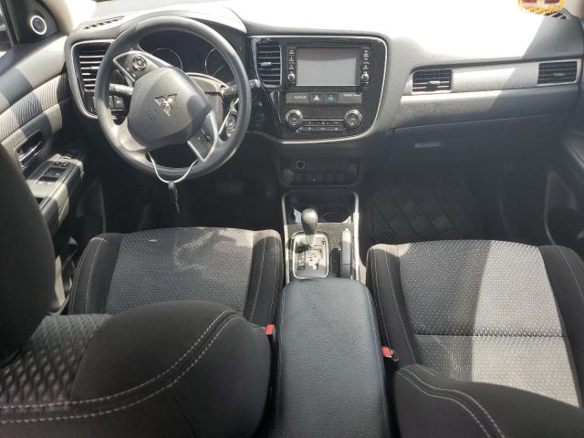 JA4AD2A38JZ012840 - 2018 MITSUBISHI OUTLANDER ES SILVER photo 8