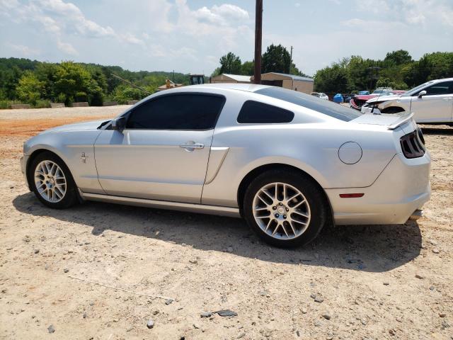 1ZVBP8AM6D5250658 - 2013 FORD MUSTANG SILVER photo 2