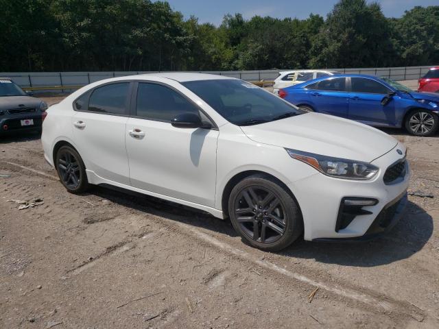 3KPF34AD3ME316841 - 2021 KIA FORTE GT LINE WHITE photo 4