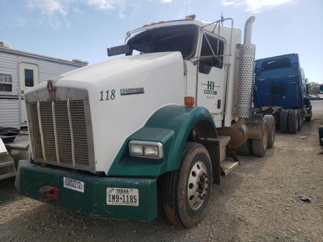 1XKDDT9X07J198434 - 2007 KENWORTH CONSTRUCTI T800 WHITE photo 2