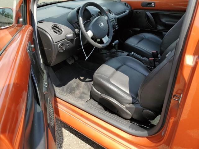 3VWRG3AG7AM036330 - 2010 VOLKSWAGEN NEW BEETLE Orange Foto 8