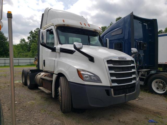 2019 FREIGHTLINER CASCADIA 1, null