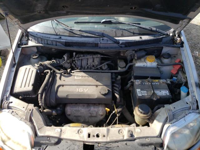 KL1TJ62644B225862 - 2004 CHEVROLET AVEO LS 银色 照片 11
