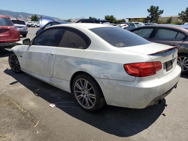 WBAKG7C5XDJ437764 - 2013 BMW 335 I WHITE photo 2