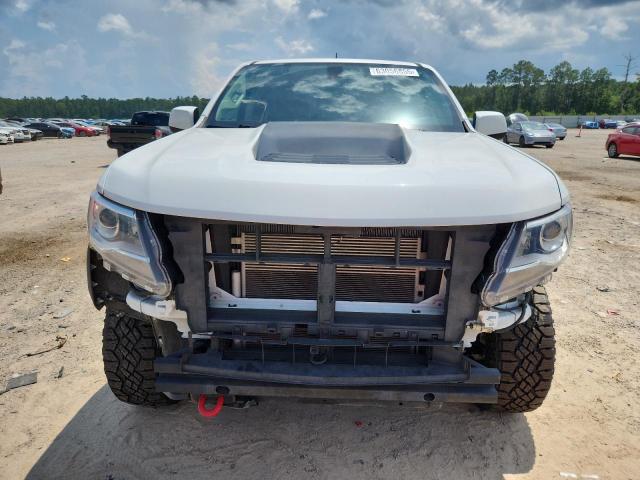 1GCGTEENXN1276954 - 2022 CHEVROLET COLORADO ZR2 WHITE photo 5