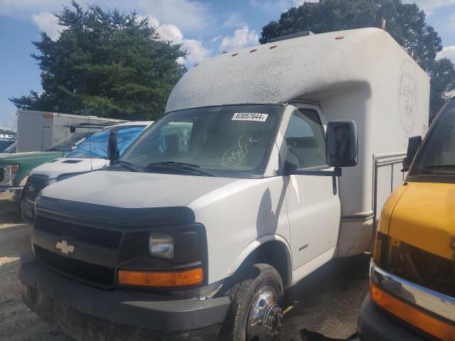 1GBJG316081133694 - 2008 CHEVROLET EXPRESS G3 WHITE photo 2